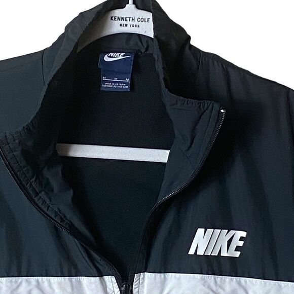 Nike Wm’s Sz Med Black White Stripes 2 Logo Athletic Windbreaker Full Zip Jacket - Picture 2 of 4